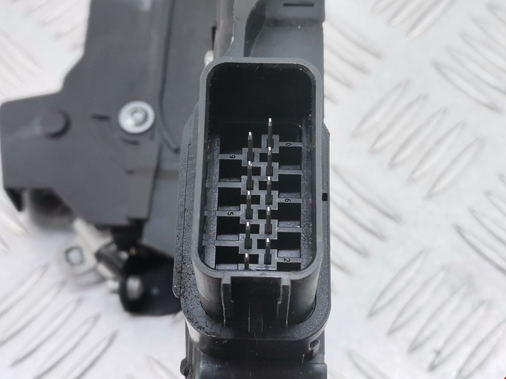 Замок двери задней правой FORD Kuga 2008-2012