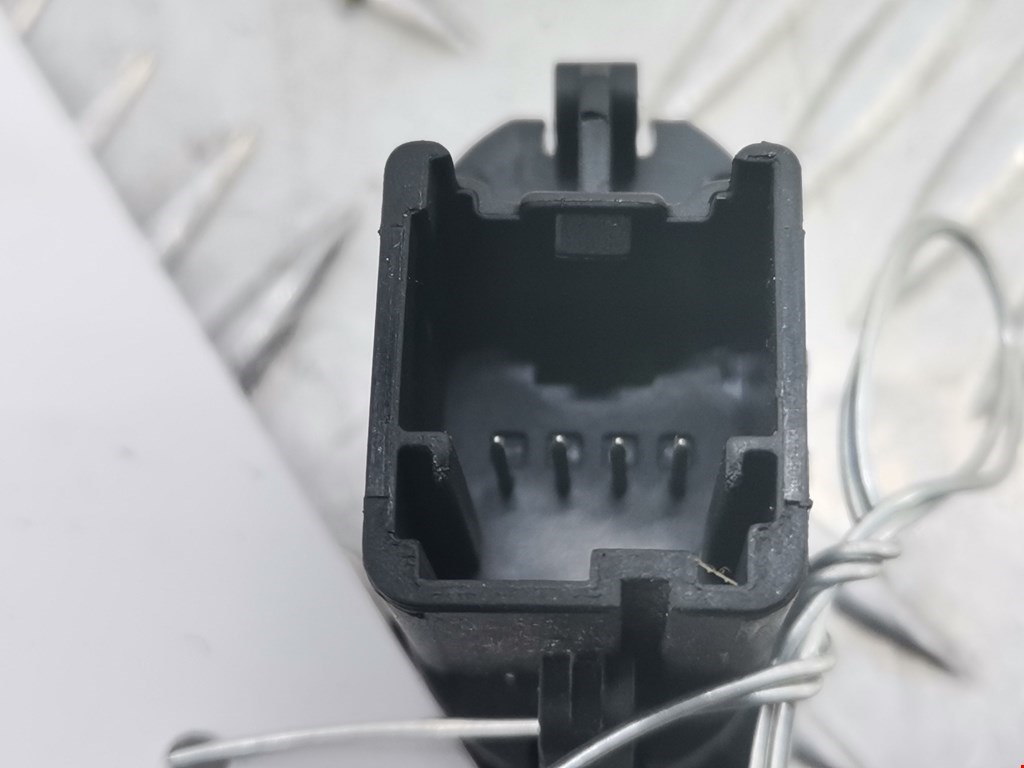 Кнопка стеклоподъемника FORD Kuga 2008-2012