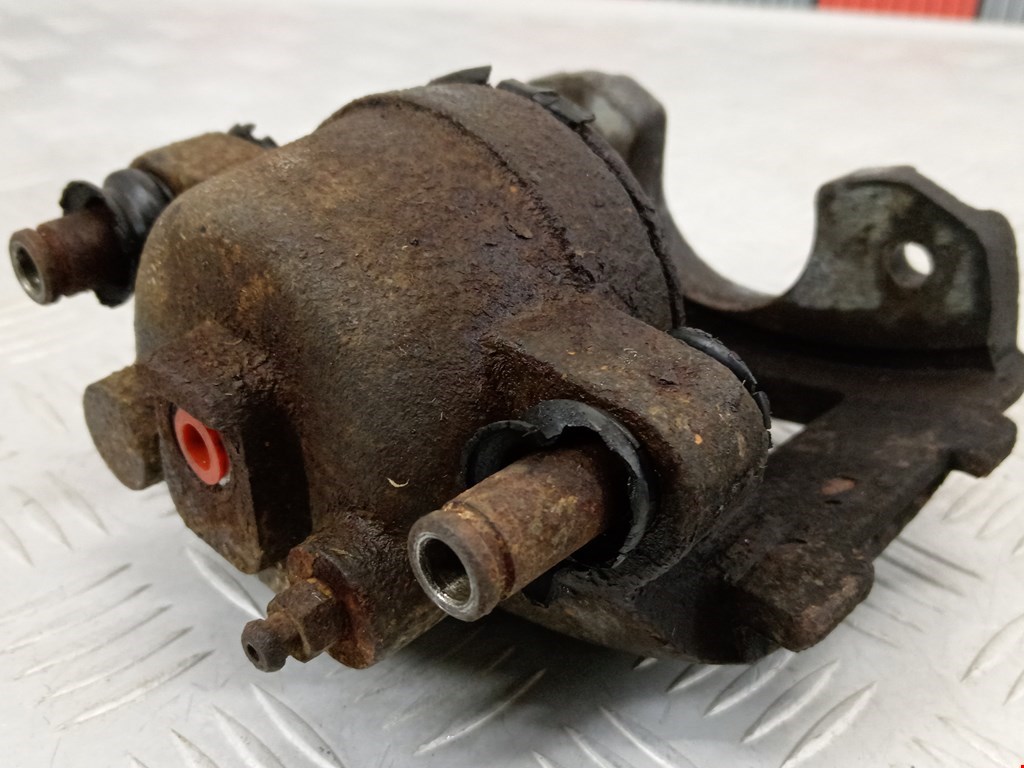 Суппорт передний правый JEEP Cherokee XJ 1984-2001