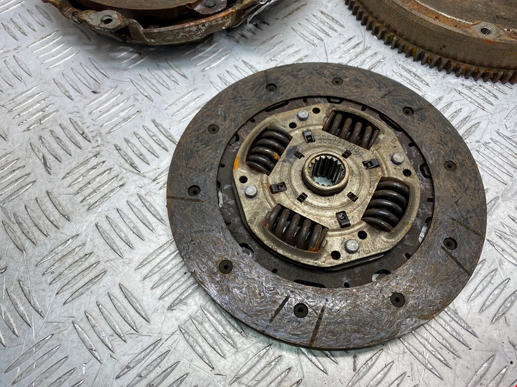 Маховик (демпфер сцепления) PEUGEOT 207 2006-2015