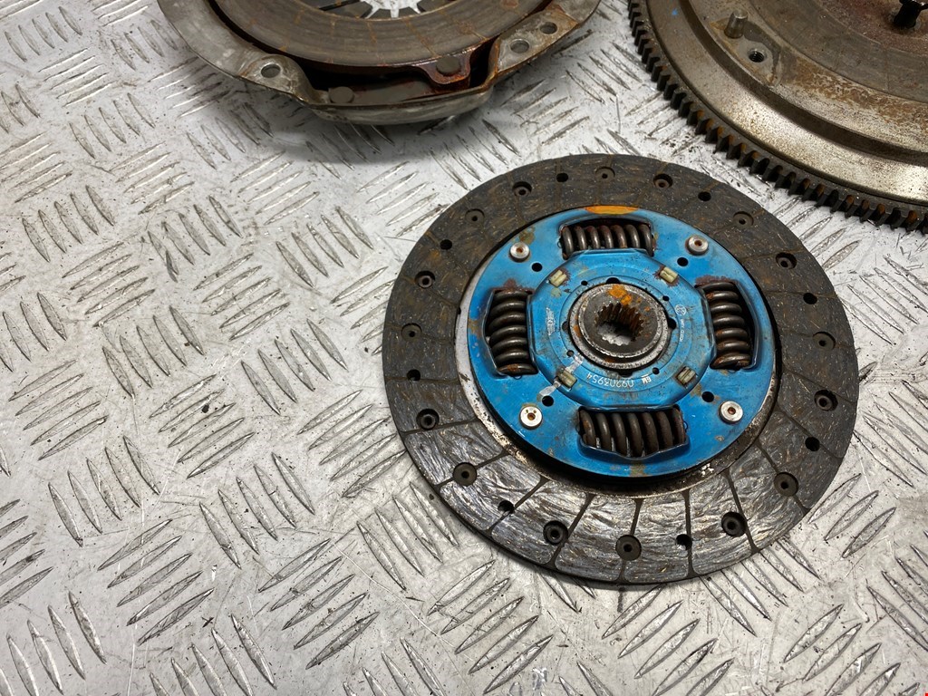 Маховик (демпфер сцепления) OPEL Agila A 2000-2007