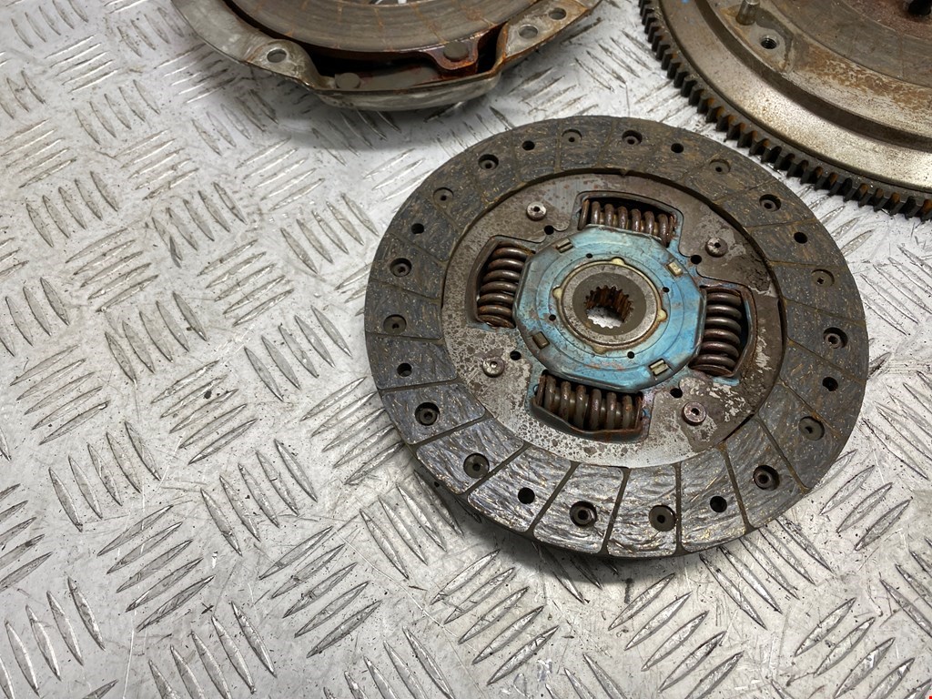 Маховик (демпфер сцепления) OPEL Agila A 2000-2007