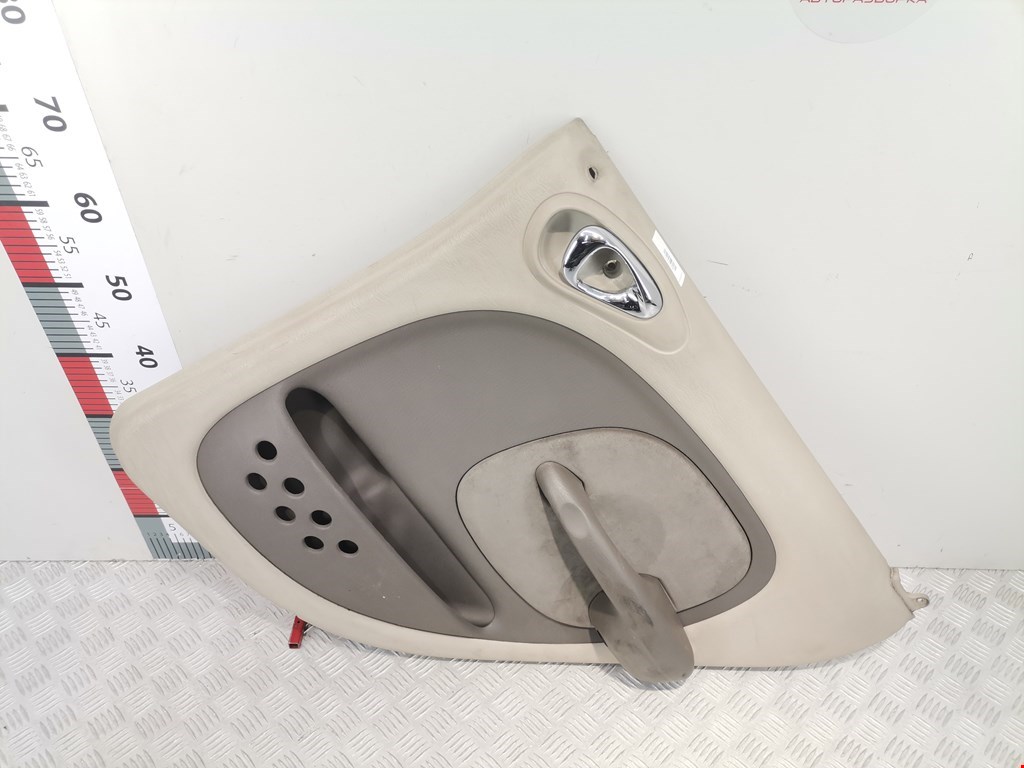 Обшивка двери задняя правая CHRYSLER PT Cruser 2000-2010