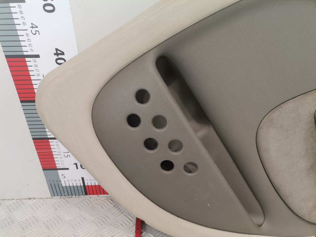 Обшивка двери задняя правая CHRYSLER PT Cruser 2000-2010