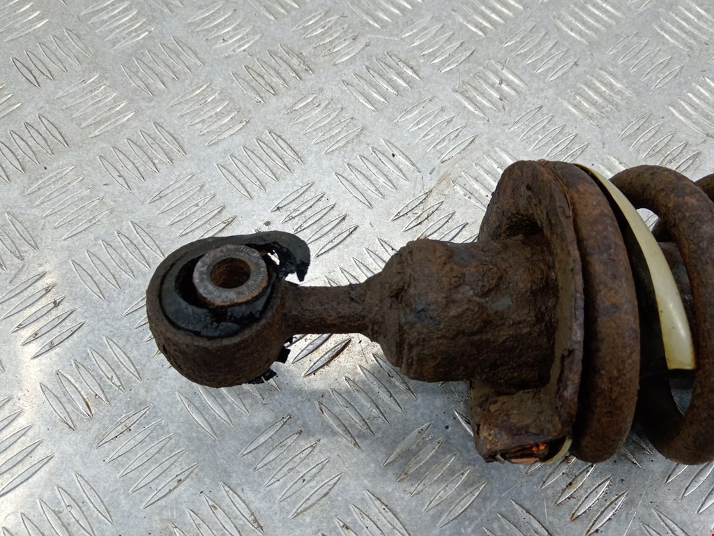 Амортизатор передний правый NISSAN Pathfinder R51M 2004-2014