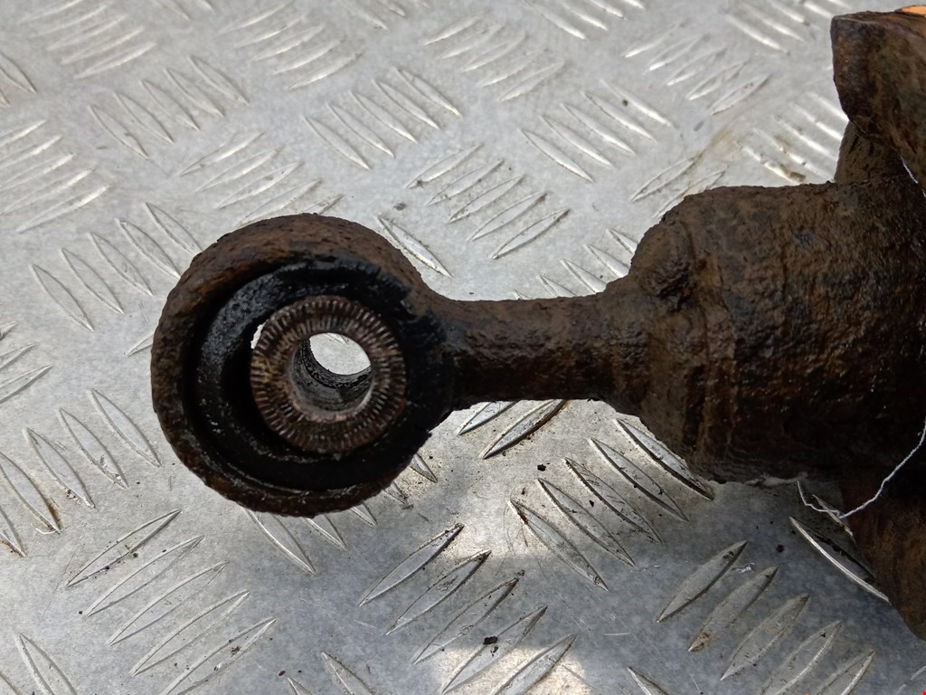 Амортизатор передний правый NISSAN Pathfinder R51M 2004-2014