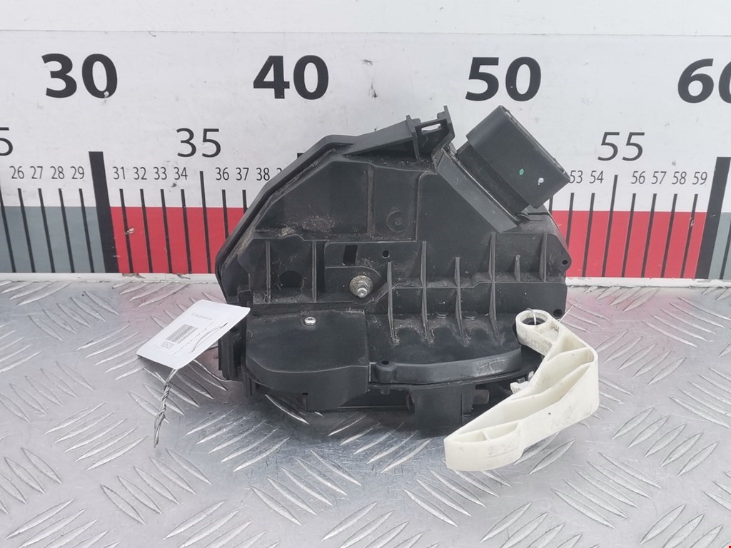 Замок двери передней правой FORD Fiesta 2008-2012