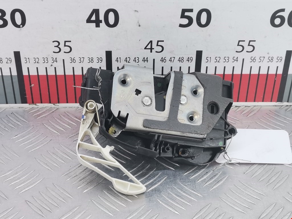 Замок двери передней правой FORD Fiesta 2008-2012