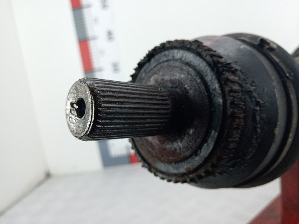 Полуось (привод, приводной вал) передняя правая VOLVO XC90 2002-2014