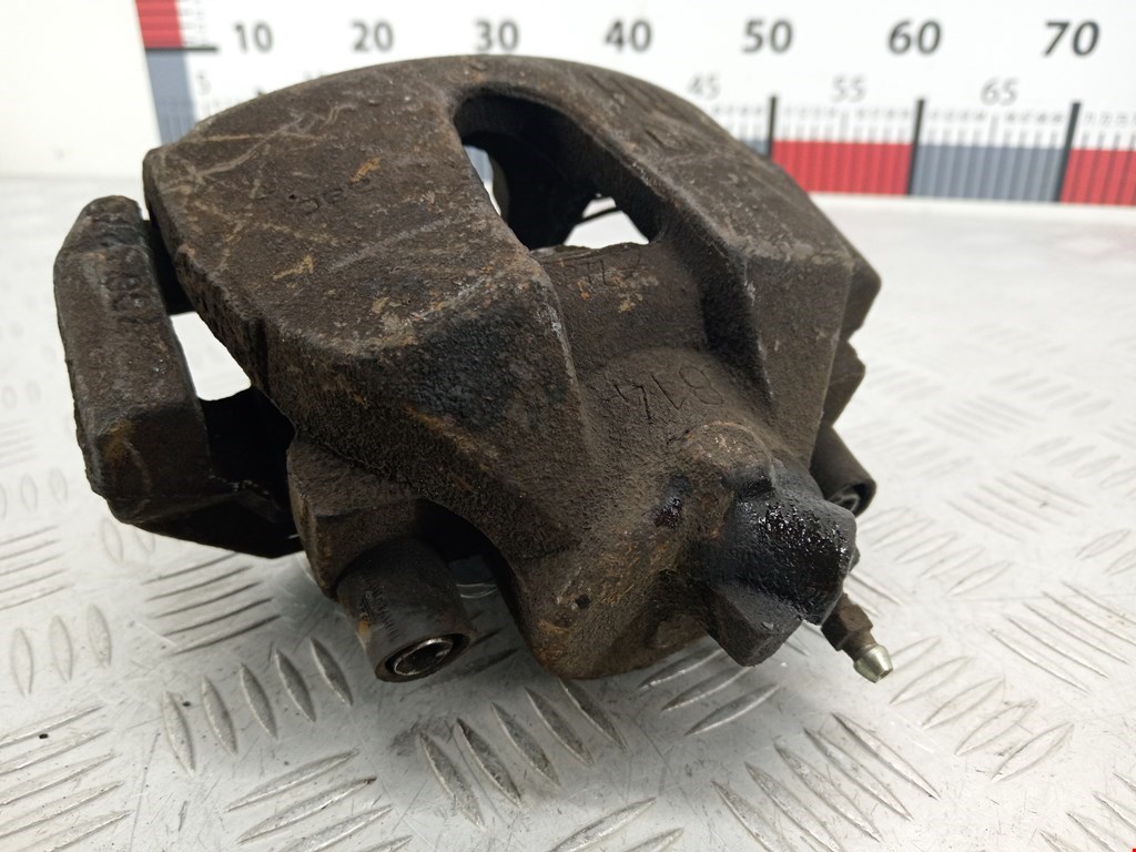 Суппорт передний правый FORD Focus III 2011-2019