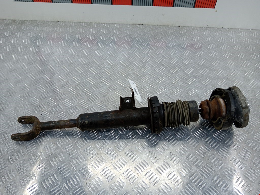 Амортизатор передний правый BMW 5er 5 серия F10/F11/F07 2009-2017