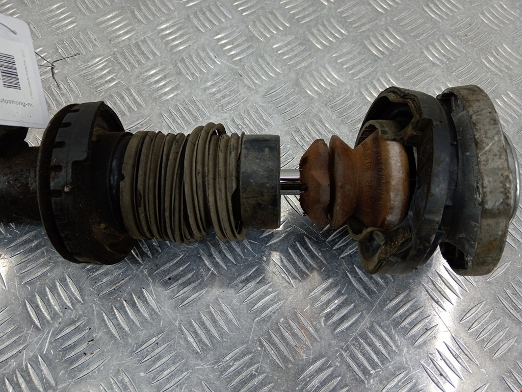 Амортизатор передний правый BMW 5er 5 серия F10/F11/F07 2009-2017