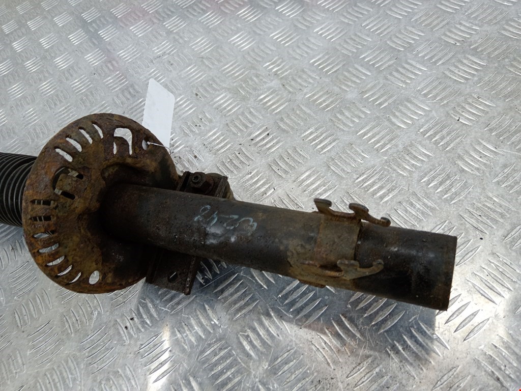 Амортизатор передний правый SKODA Rapid 2012-2020