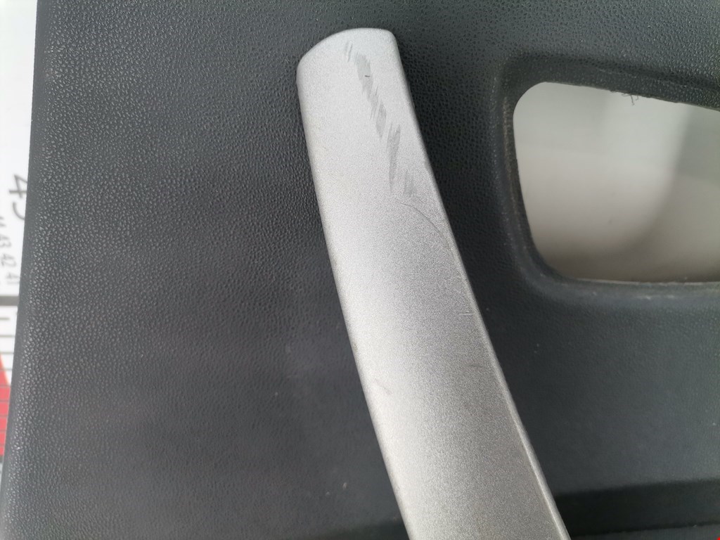 Обшивка двери задняя правая BMW 1er E81\E87 2004-2011