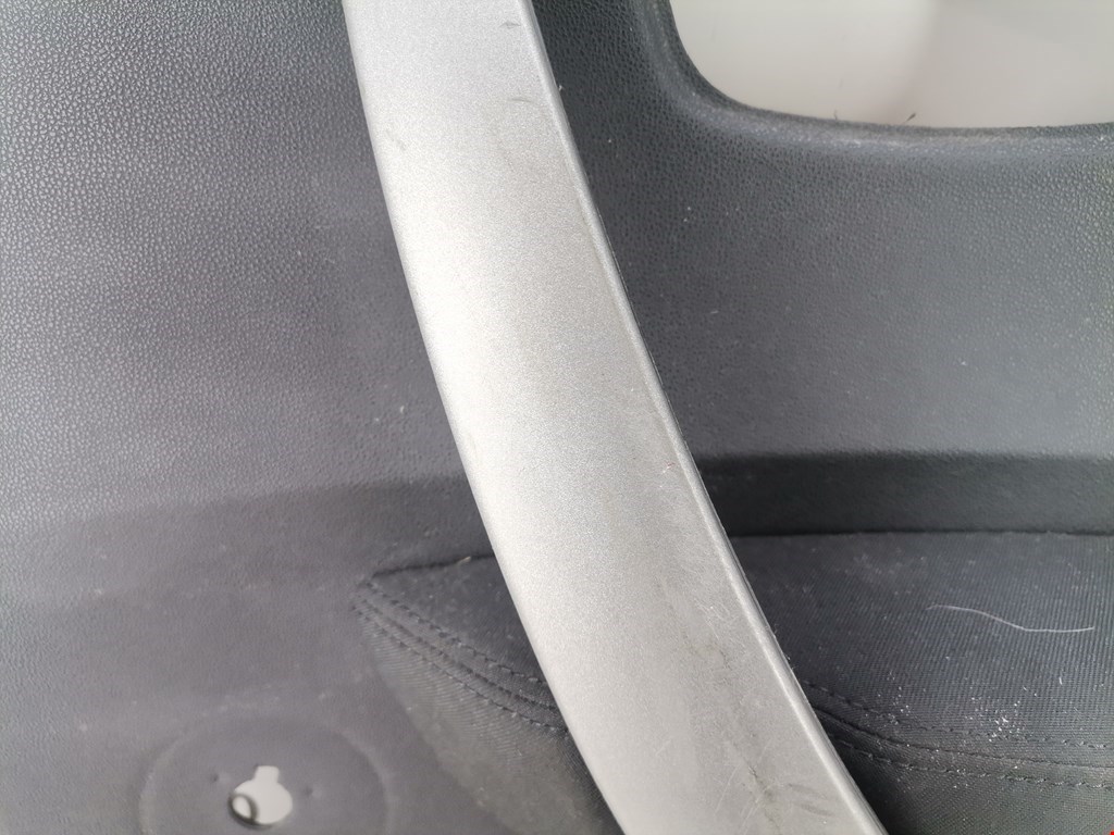 Обшивка двери задняя правая BMW 1er E81\E87 2004-2011