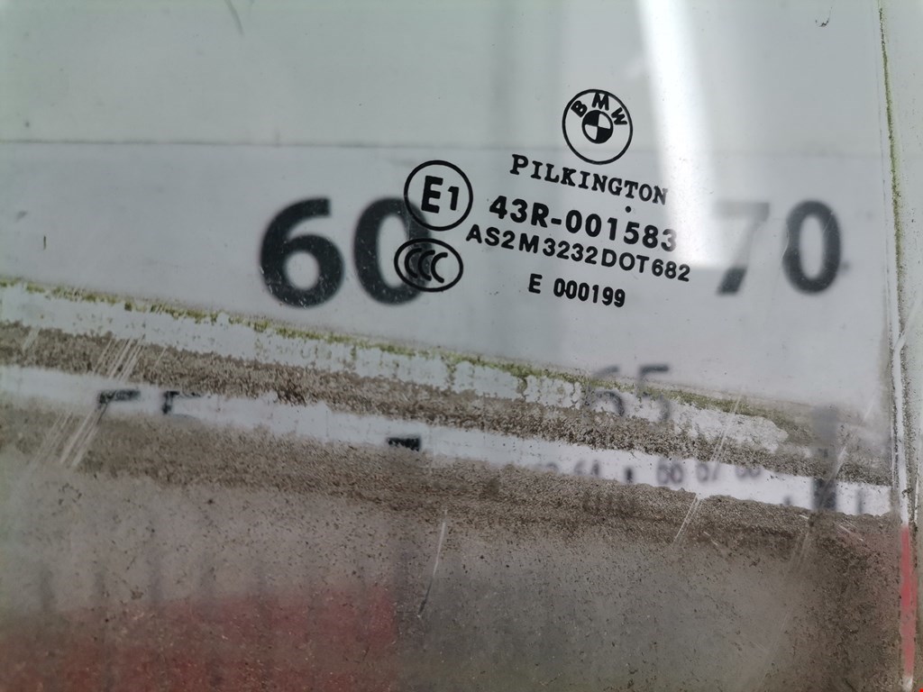 Стекло двери заднее правое BMW 1er E81\E87 2004-2011