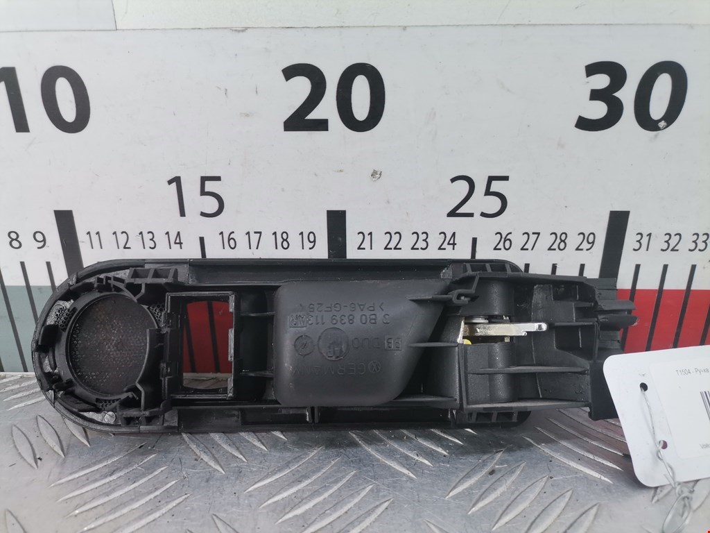 Ручка дверная задняя внутренняя левая VOLKSWAGEN Passat B5 1997-2005