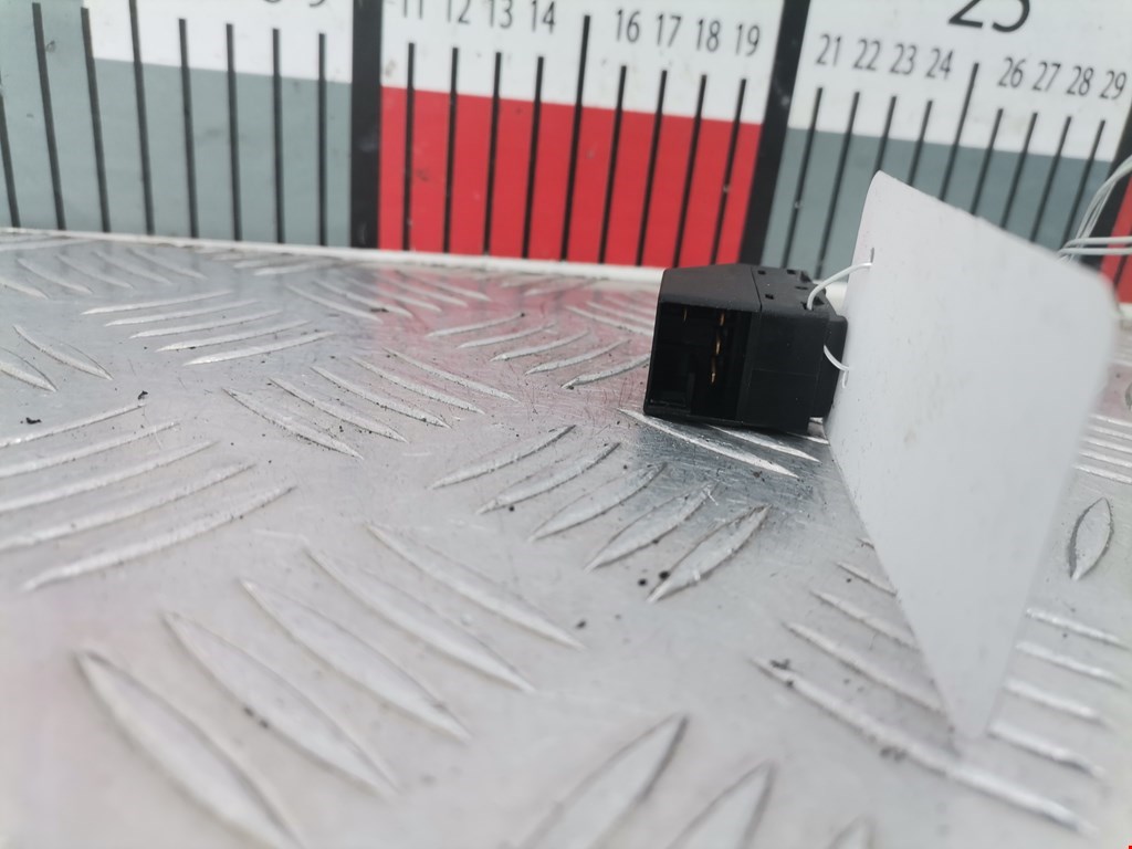 Кнопка стеклоподъемника VOLKSWAGEN Passat B5 1997-2005