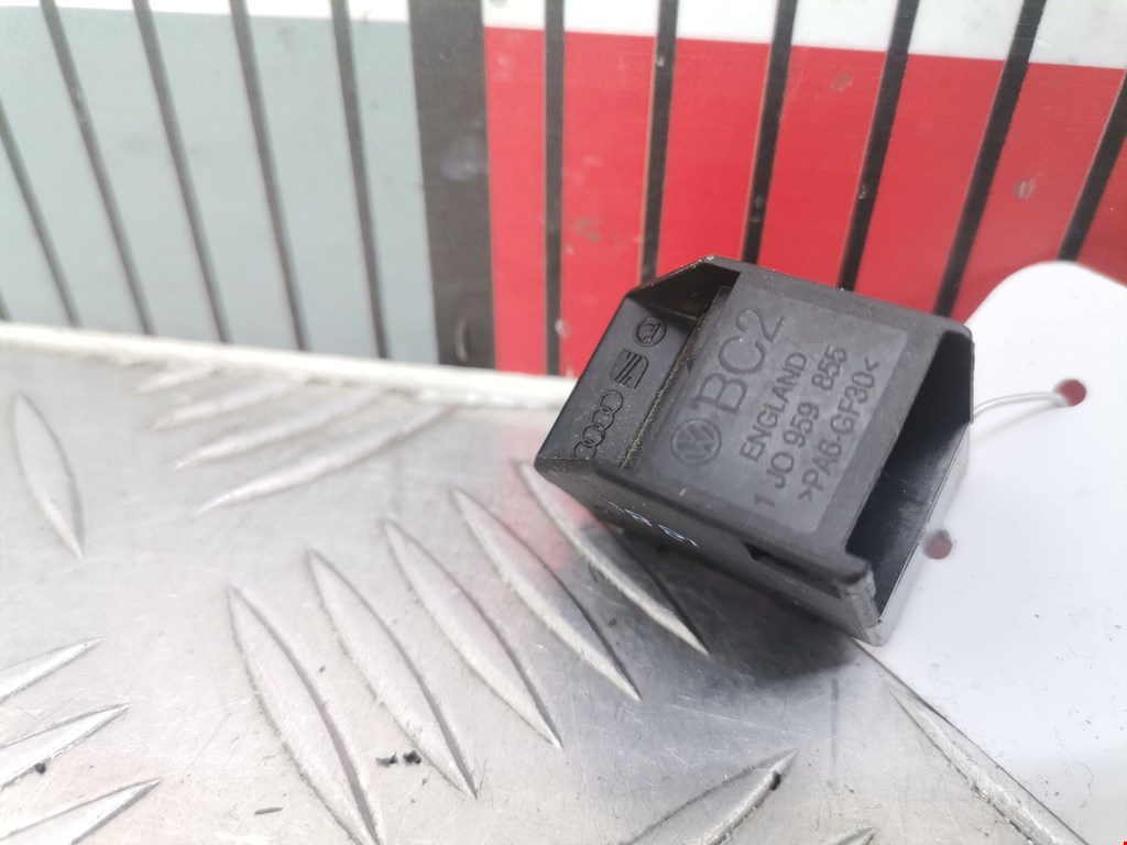 Кнопка стеклоподъемника VOLKSWAGEN Passat B5 1997-2005