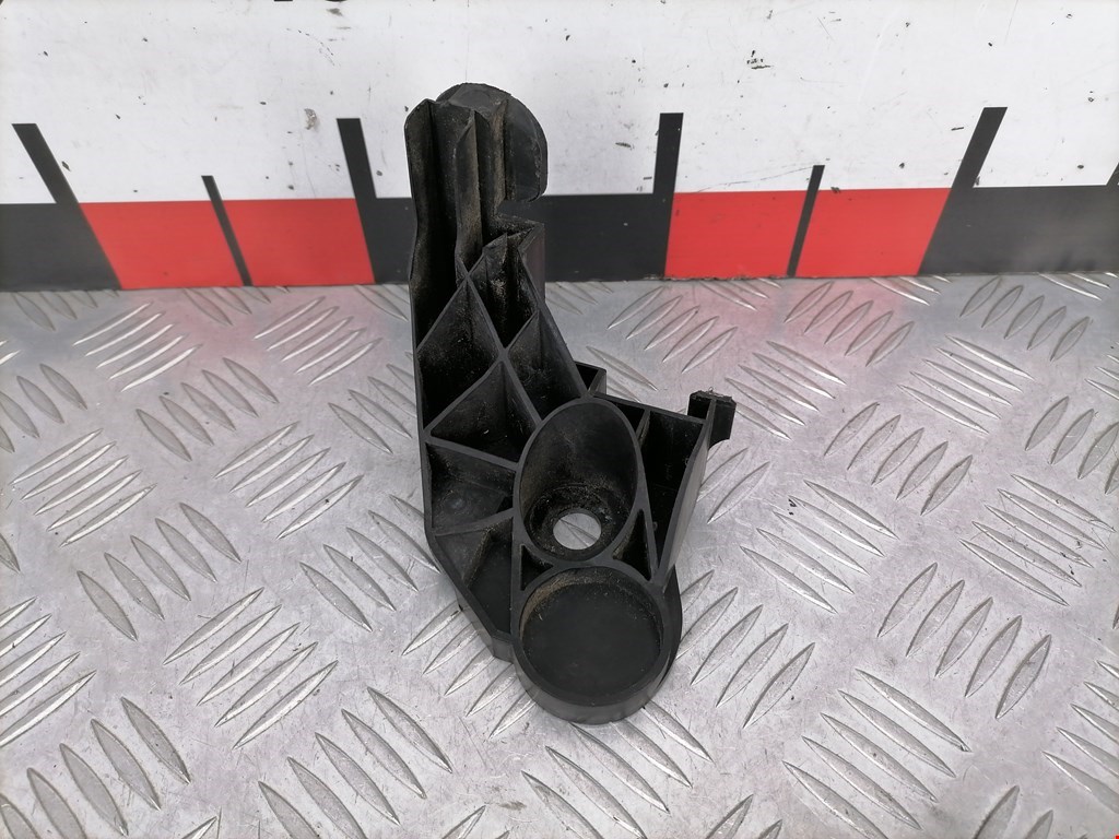 Кронштейн (крепление) крыла переднего правого BMW 3-Series (E46) (1998-2007)