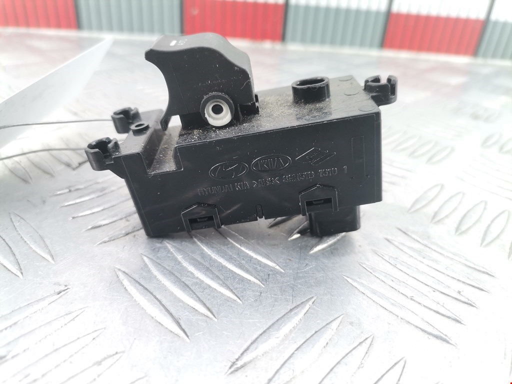 Кнопка стеклоподъемника HYUNDAI i40 2011-2019