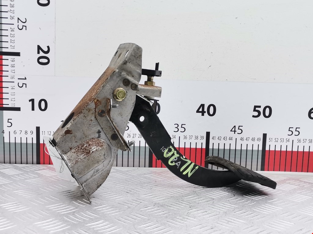 Педаль тормоза SUBARU Outback 1999-2003