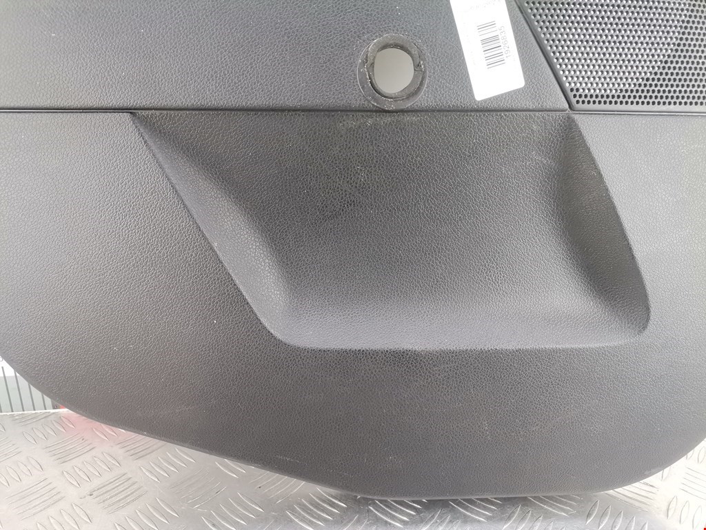 Обшивка двери задняя левая FORD Fiesta 2001-2008