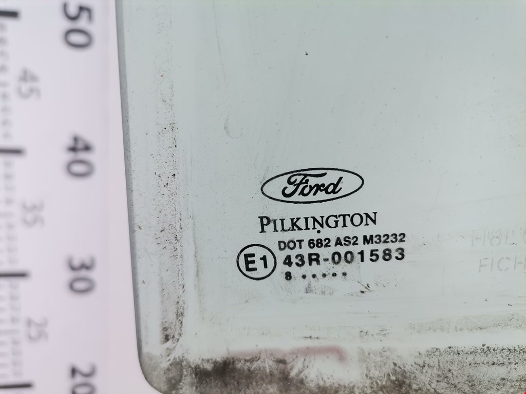 Стекло двери заднее левое FORD Fiesta 2001-2008