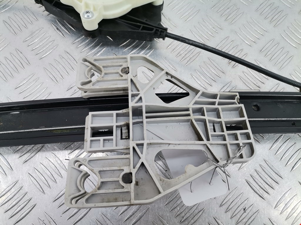 Стеклоподъемник задний правый AUDI A4 B8 2007-2015