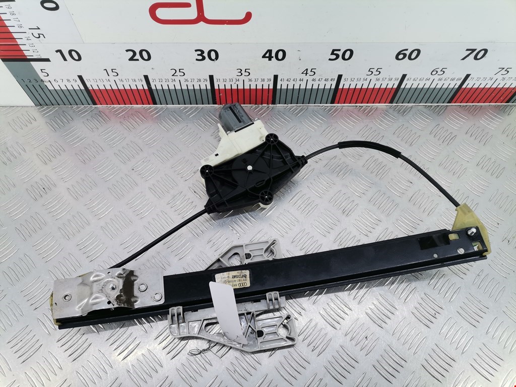 Стеклоподъемник задний правый AUDI A4 B8 2007-2015