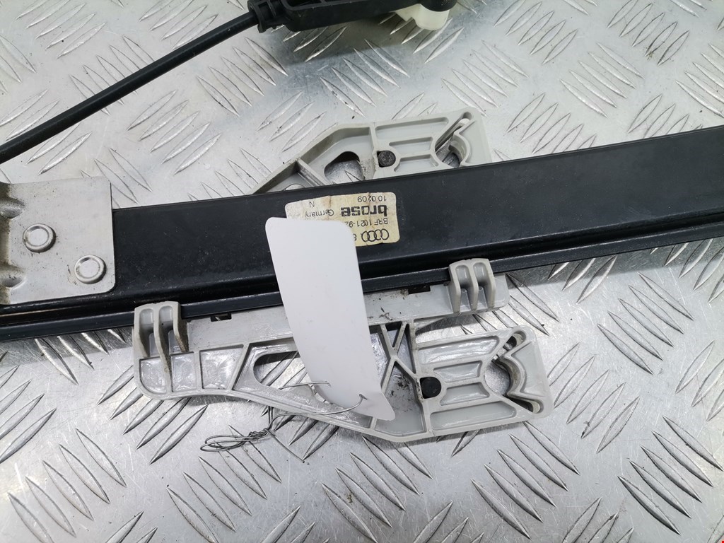 Стеклоподъемник задний правый AUDI A4 B8 2007-2015