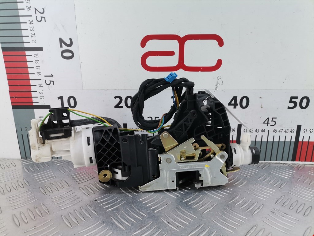 Замок двери задней правой Mercedes S-Class (W220) (1998-2005)