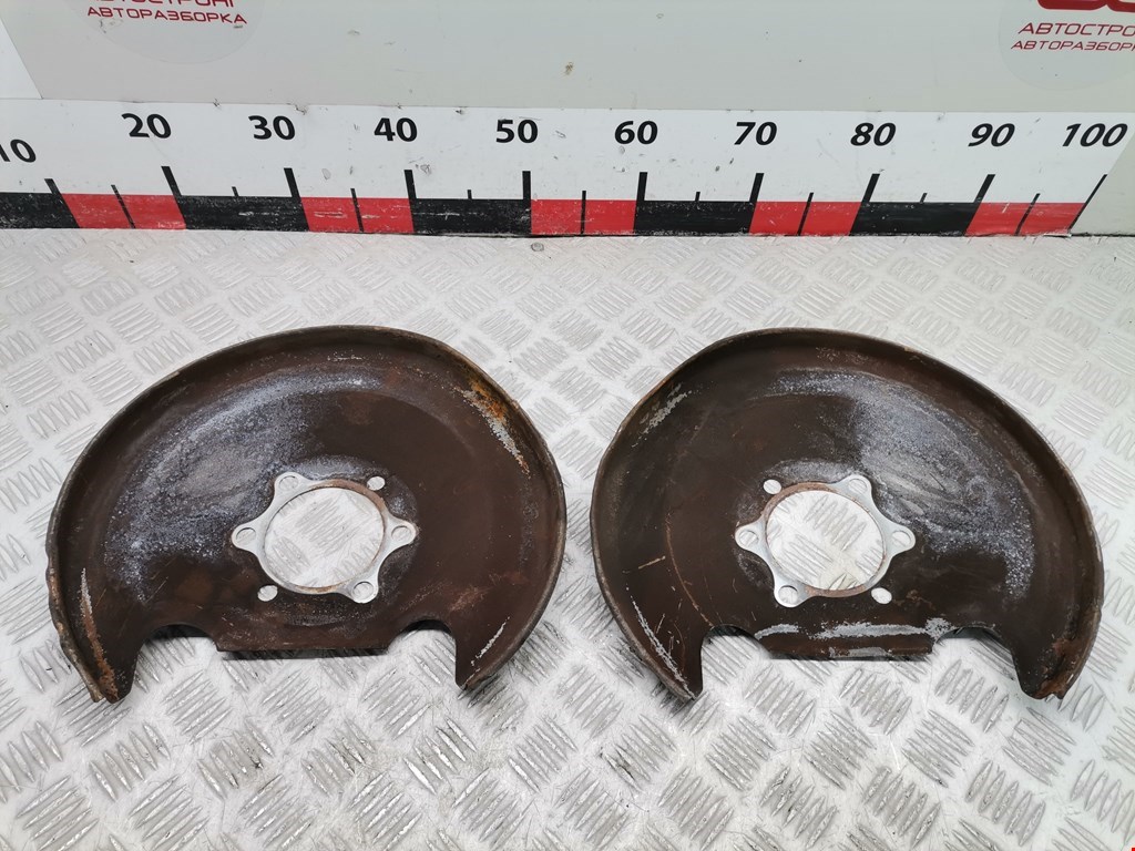 Кожух защитный тормозного диска Mitsubishi Outlander 3 (2012-2023)