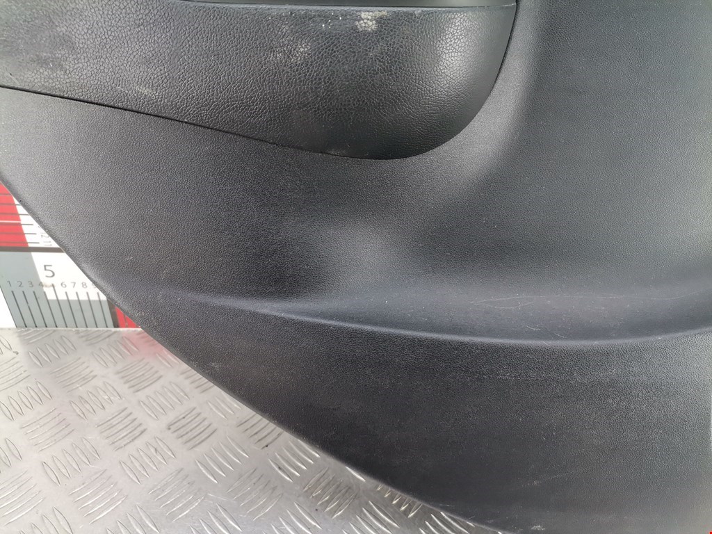 Обшивка двери задняя левая HYUNDAI i20 l 2008-2014