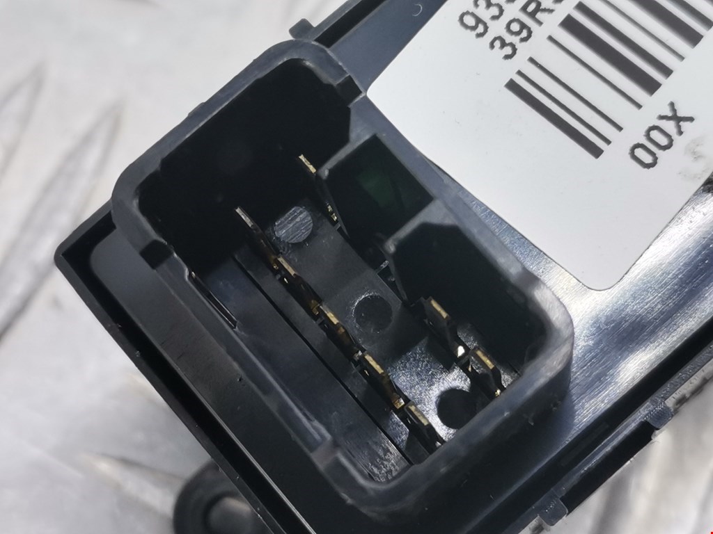 Кнопка стеклоподъемника HYUNDAI i40 2011-2019