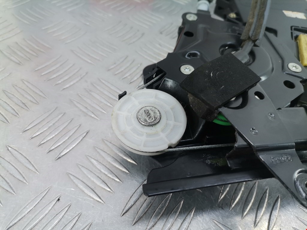 Стеклоподъемник задний левый VOLKSWAGEN Sharan 1995-2010