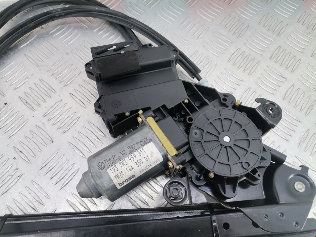 Стеклоподъемник задний левый VOLKSWAGEN Sharan 1995-2010