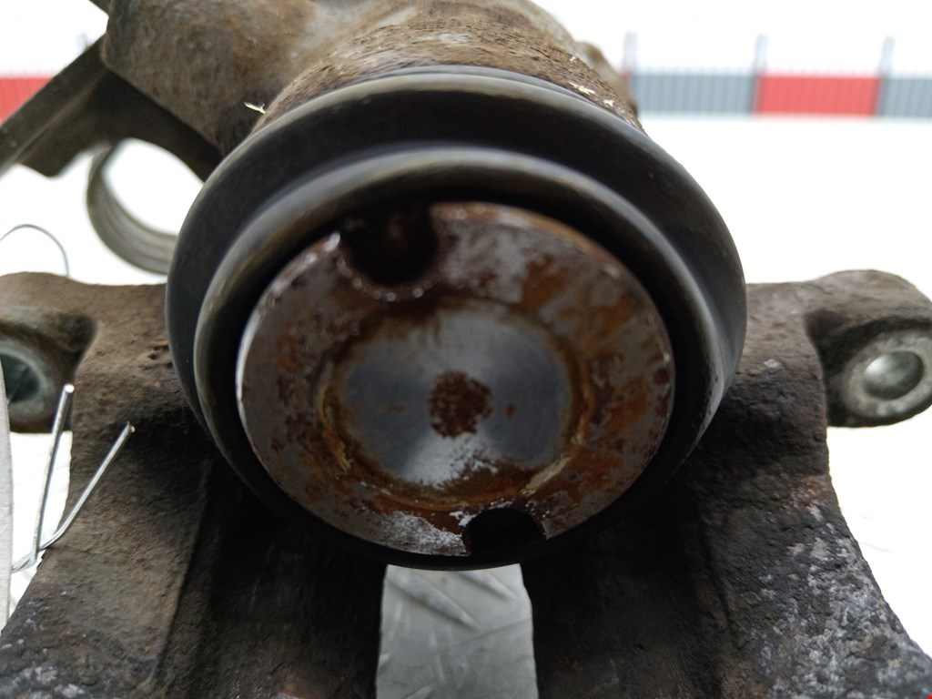 Суппорт задний правый AUDI A4 B5 1995-2001