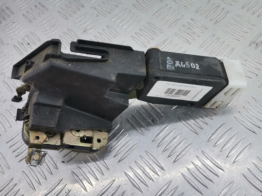 Замок двери задней правой MITSUBISHI Space Star 1999-2006