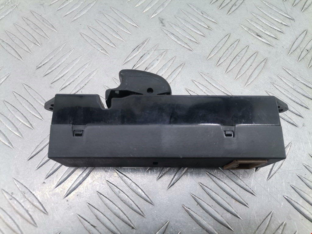 Кнопка стеклоподъемника MITSUBISHI Pajero Sport 1998-2008