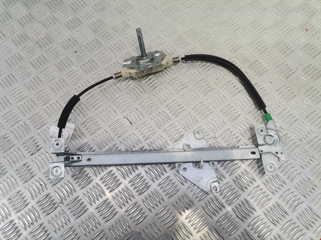 Стеклоподъемник задний правый MITSUBISHI Space Star 1999-2006