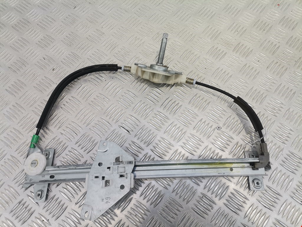 Стеклоподъемник задний правый MITSUBISHI Space Star 1999-2006