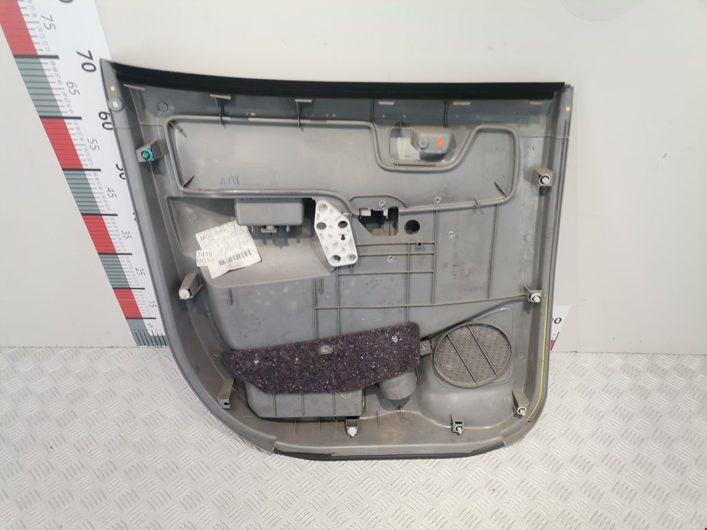 Обшивка двери задняя правая TOYOTA Hilux VII AN10 AN 20 AN30 2005-2015