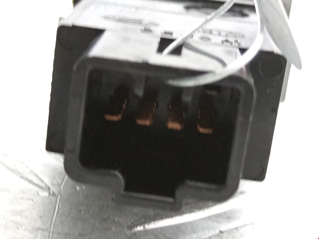 Кнопка антипробуксовочной системы KIA Magentis 2000-2006