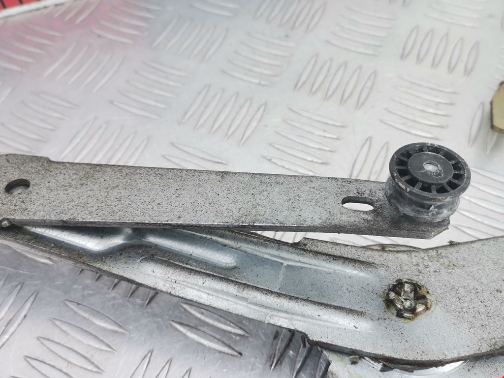 Стеклоподъемник передний правый FORD Sierra 1982-1987