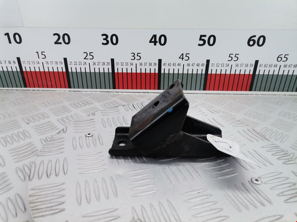 Кронштейн (крепление лапа) двигателя Mitsubishi Pajero Sport 1 (1998-2008)