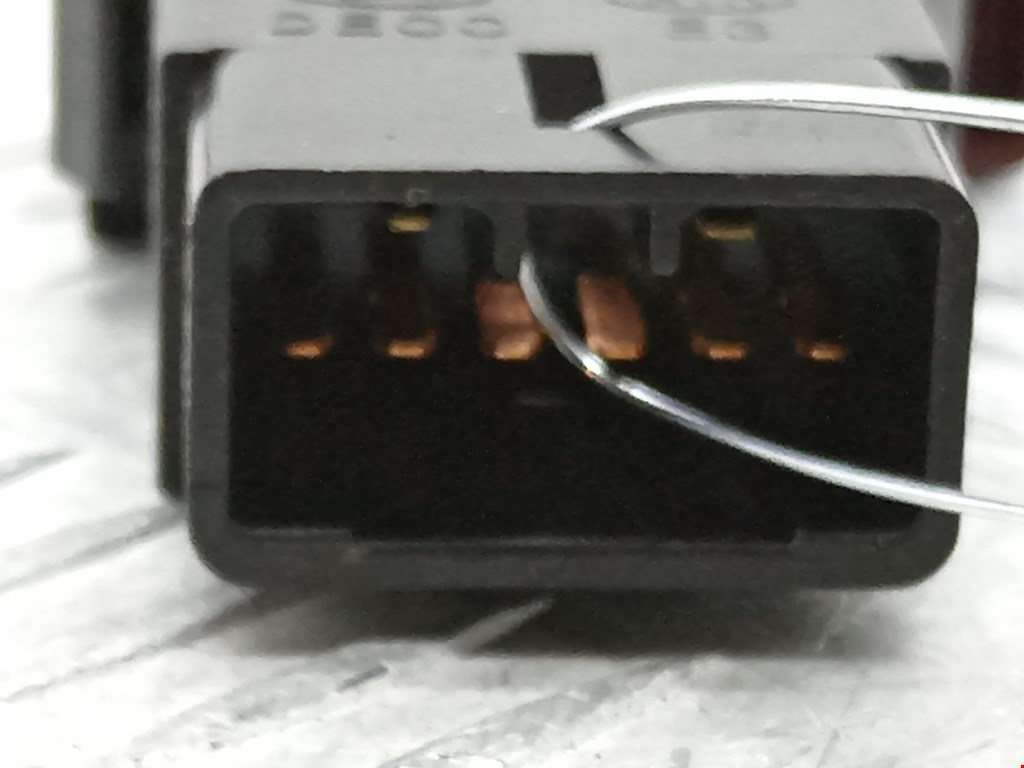 Кнопка аварийной сигнализации (аварийки) KIA Magentis 2000-2006