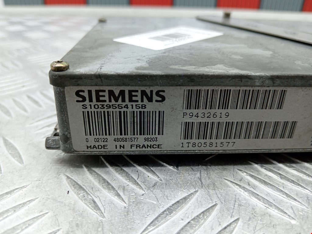 Блок управления двигателя (ЭБУ) VOLVO S70 1997-2000