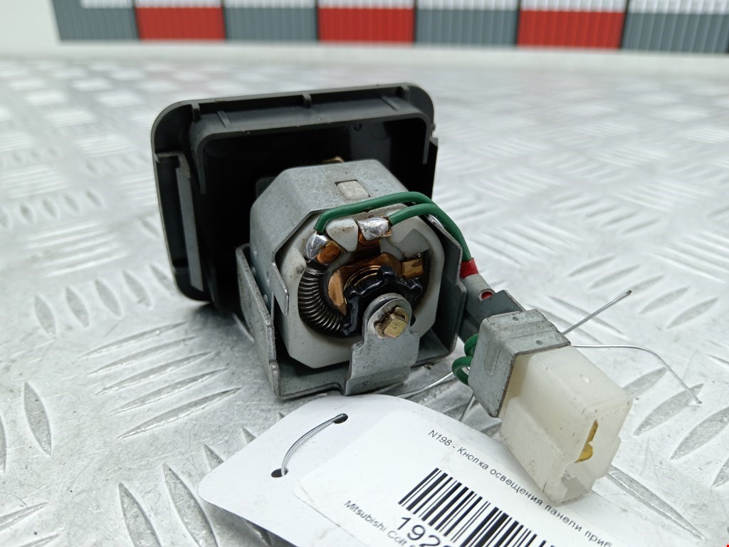 Кнопка освещения панели приборов MITSUBISHI Colt CJ 1995-2003