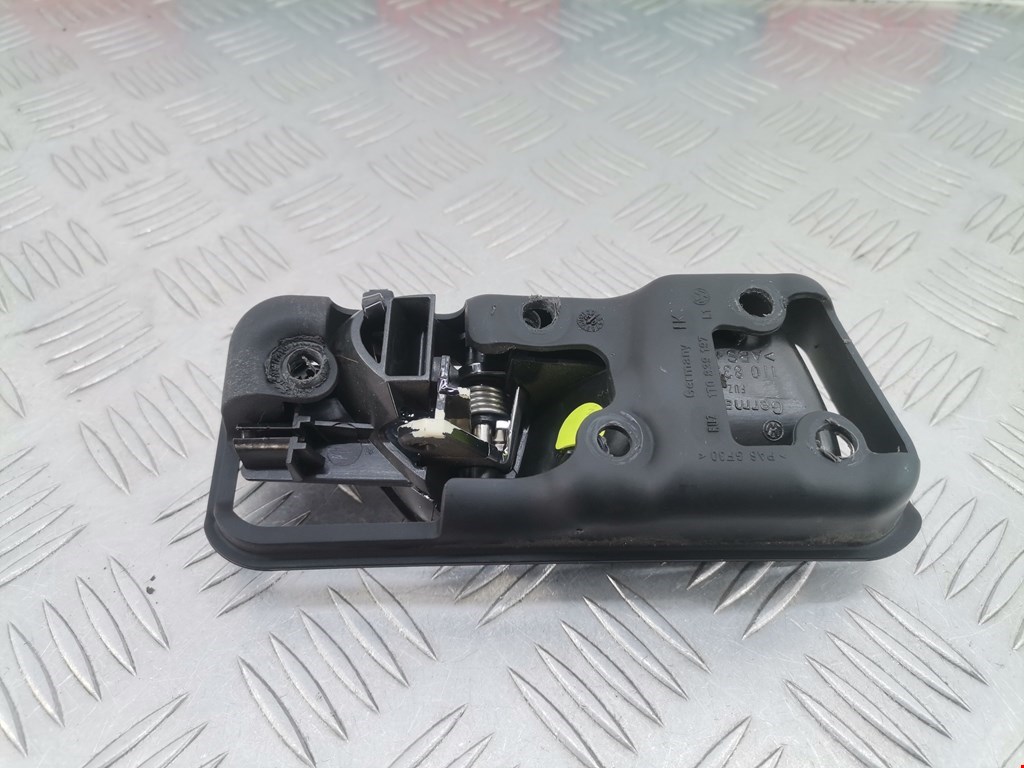 Ручка дверная задняя внутренняя левая VOLKSWAGEN Touran 2003-2010